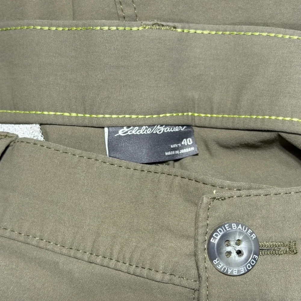 Eddie Bauer Shorts Mens 40 Green Flat Front Outdoor‎ Trail Activewear